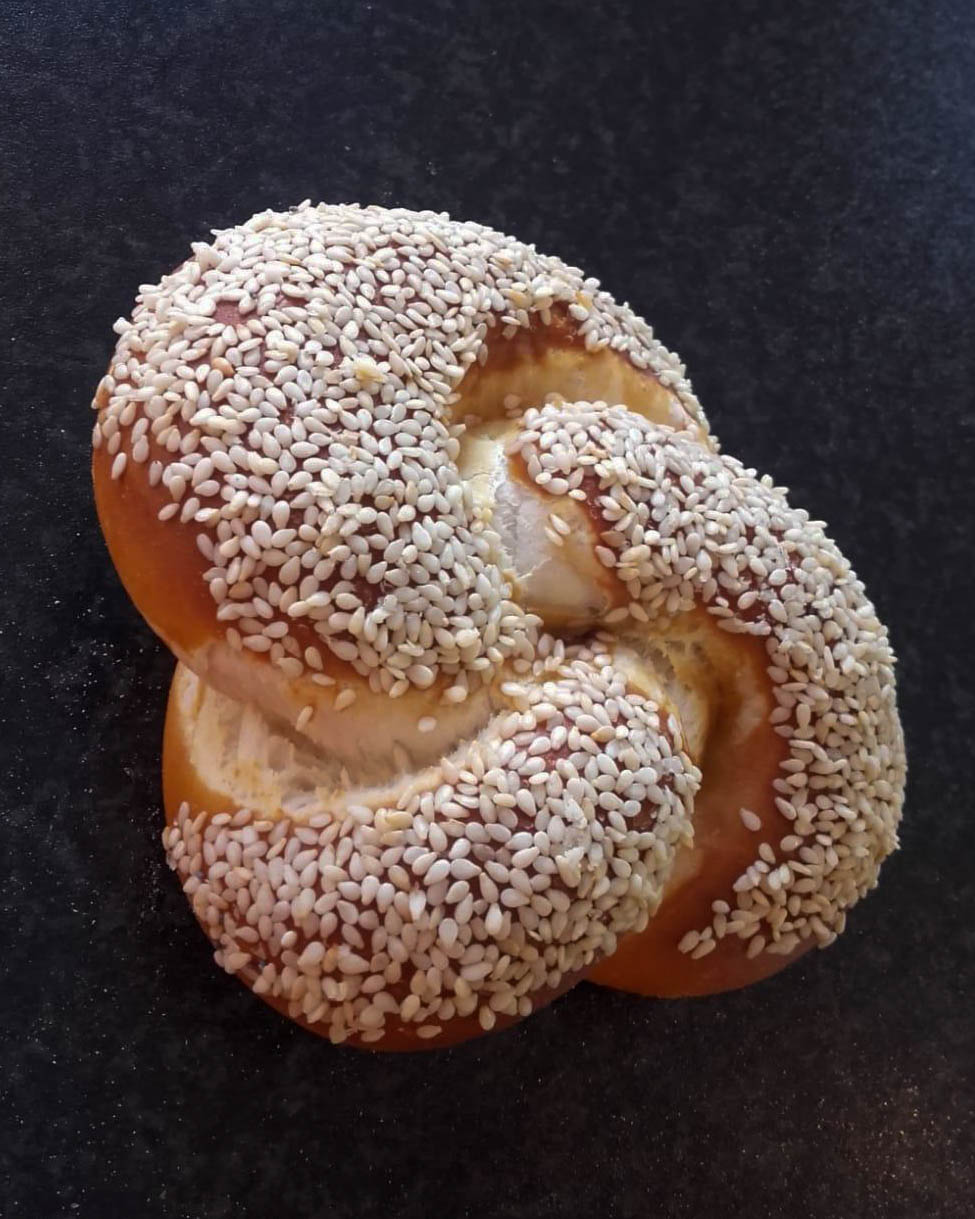 Laugenknoten mit Sesam/Mohn | Bäckerei Haffner